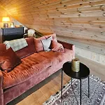 Stunning In With Wifi نيسبين